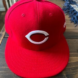 New era reds SnapBack cap